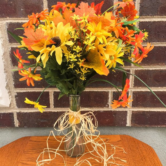 Flower Bunch In 9" Glass Vase - Picture 1 of 5